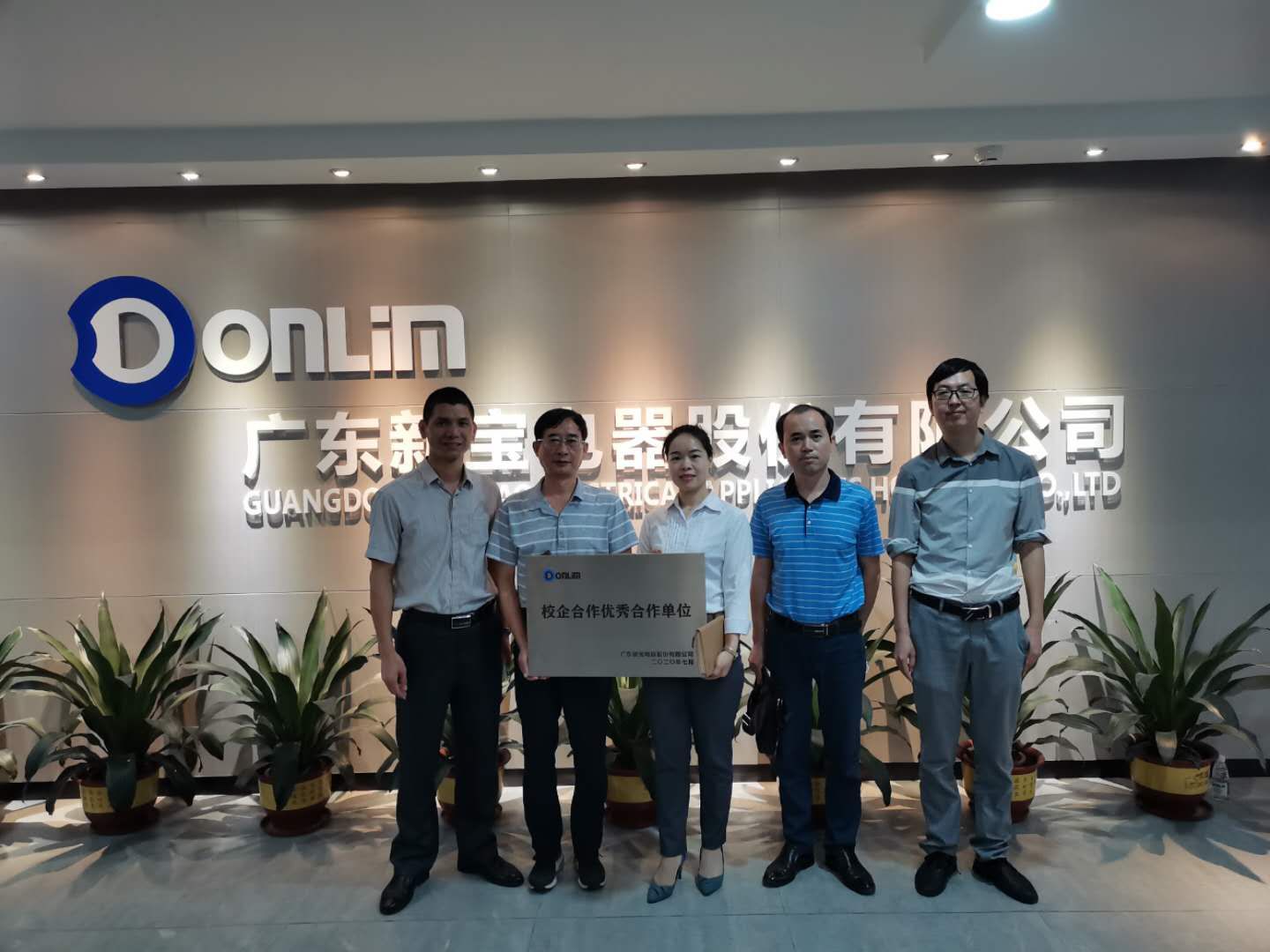 0beb34a6d6e37a6257e8bd357d8de86